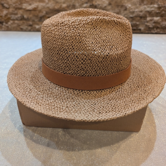 LOFT Accessories - Stylish Tan Straw Hat